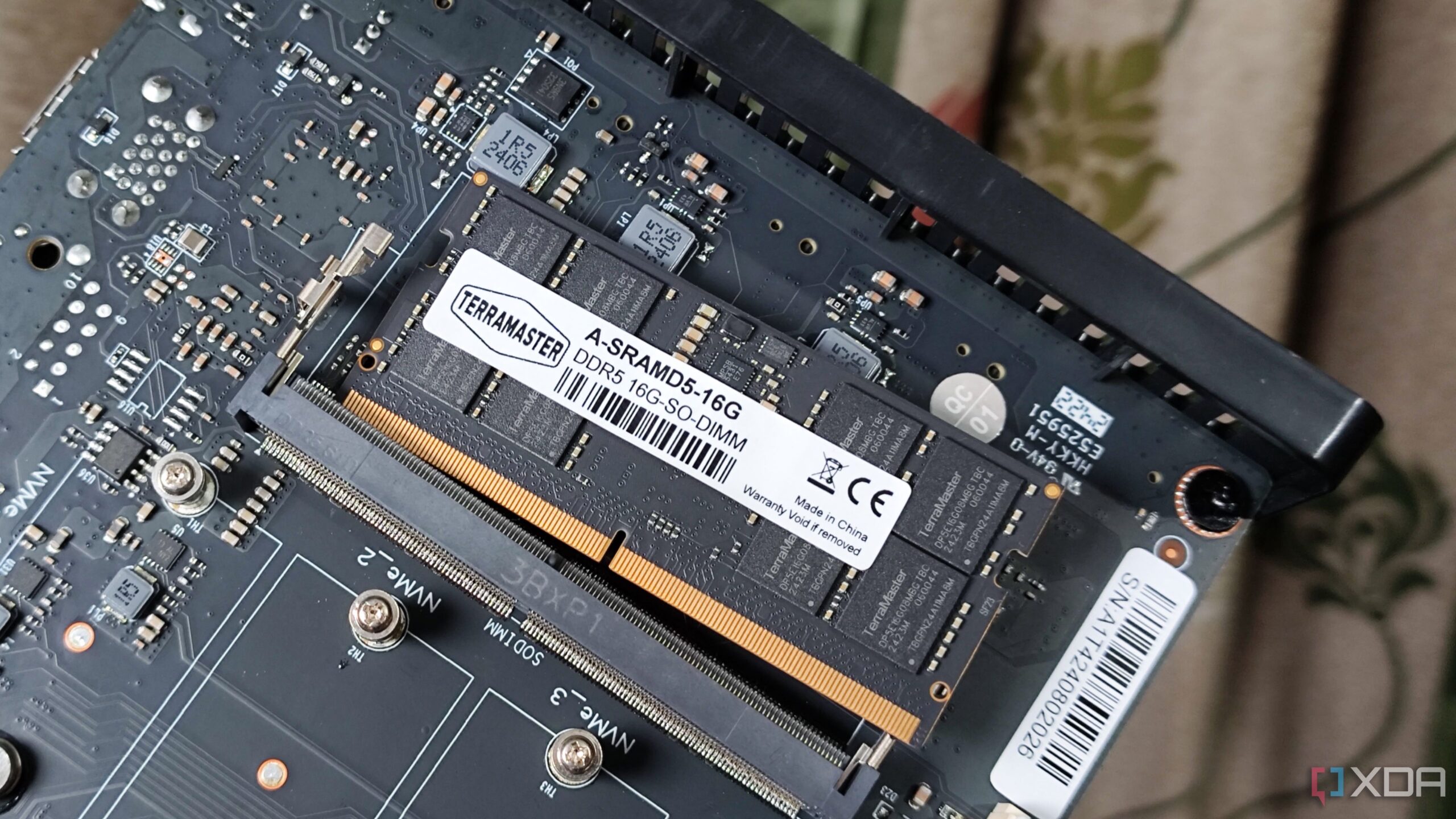 The SODIMM RAM stick inside the TerraMaster F8 SSD Plus