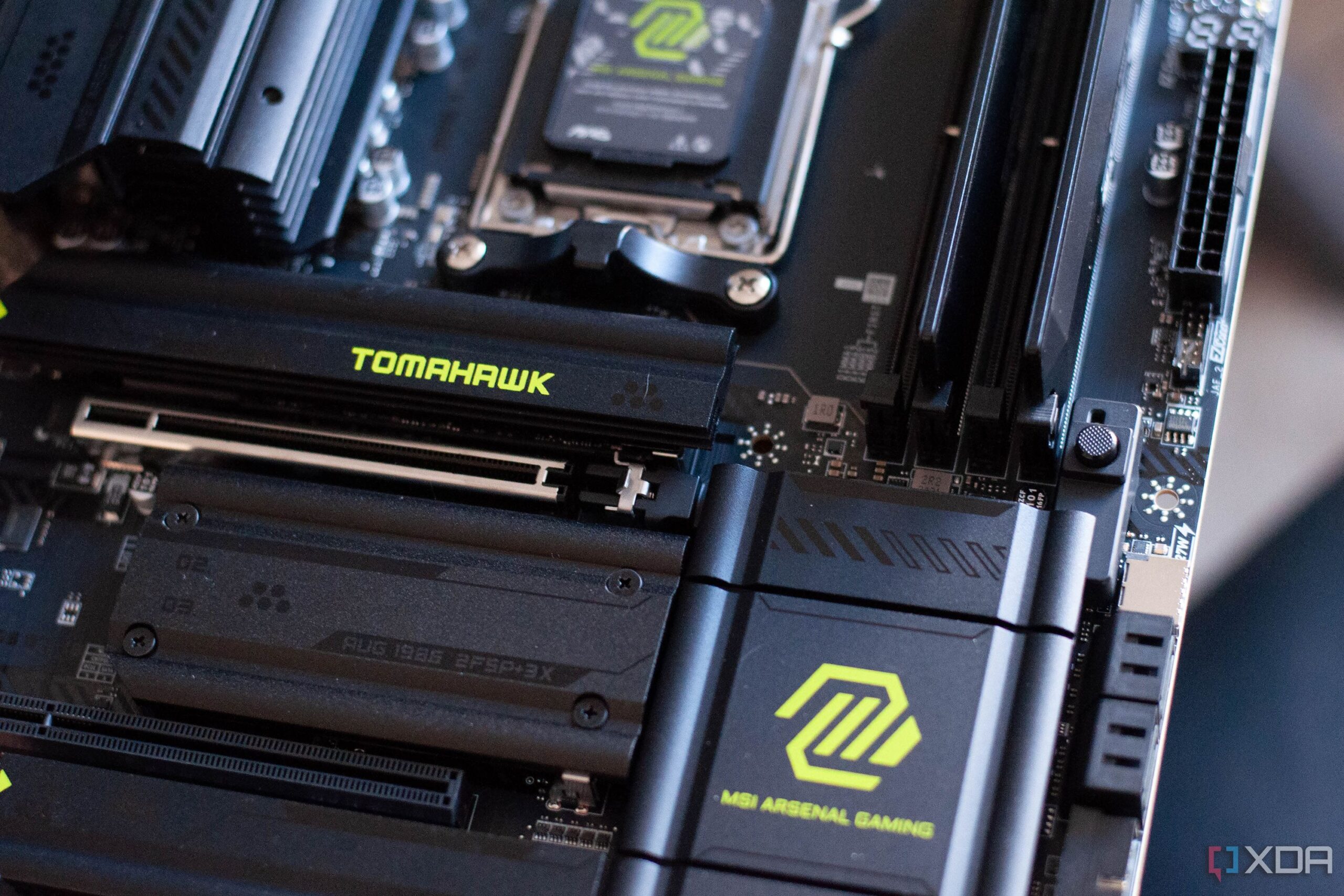 MSI-MAG-X870E-Tomahawk-Wifi-PCIE-ez2