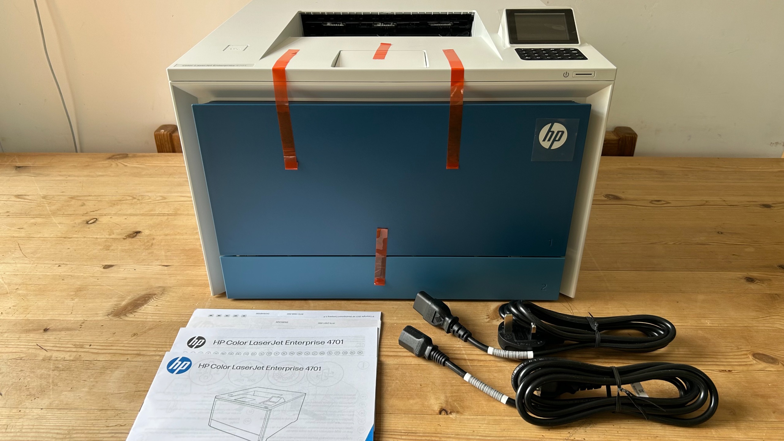 Testing out the HP Color LaserJet Enterprise 4701 laser printer in our home office